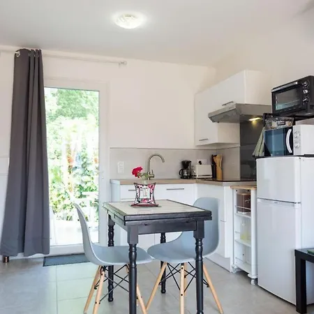 Detente A Deux Feriehus *